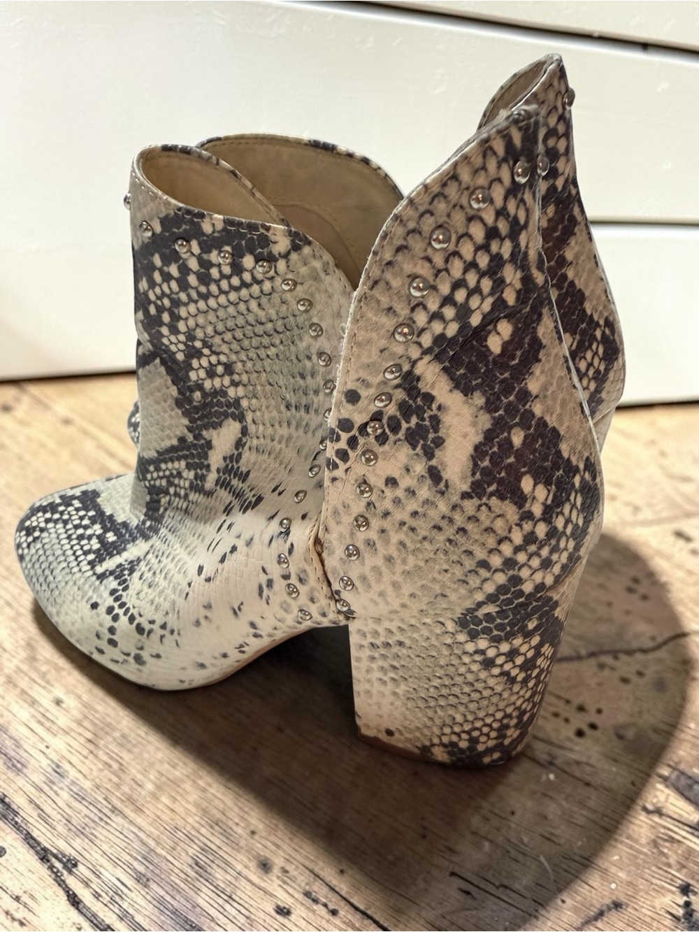 Steve Madden Rockstar Snakeskin Ankle Booties 9.5 Studded Block Heel - Picture 3 of 8